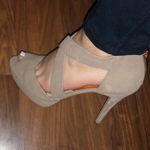 MK High Heels - Picture 6 of 7